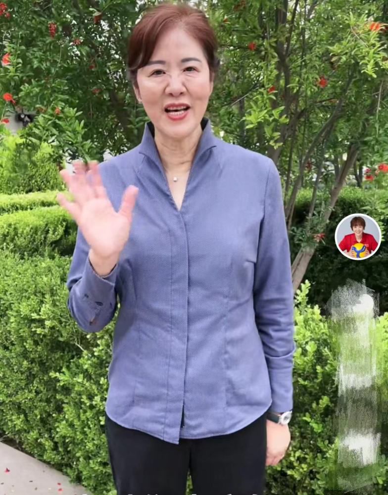 李小天（苗亚宁 饰）的怙恃离婚了，这让个性刚强强硬的他很是受伤，他巴望获得母爱，惋惜李小天的父亲李飞雄（常铖 饰）对此却全无所闻。李小天酷爱跑步，酷爱在奔驰中感触感染风的速度，可是，李翱翔却只想儿子老诚恳实读书，觉得只有如许才有前途。                                  一次偶尔中，年夜眼仔（田亮 饰）发现了李小天在跑步上的先天，他成了李小天的锻练，带他加入了“酷跑之夜”勾当。在勾当中，李小天结识了许